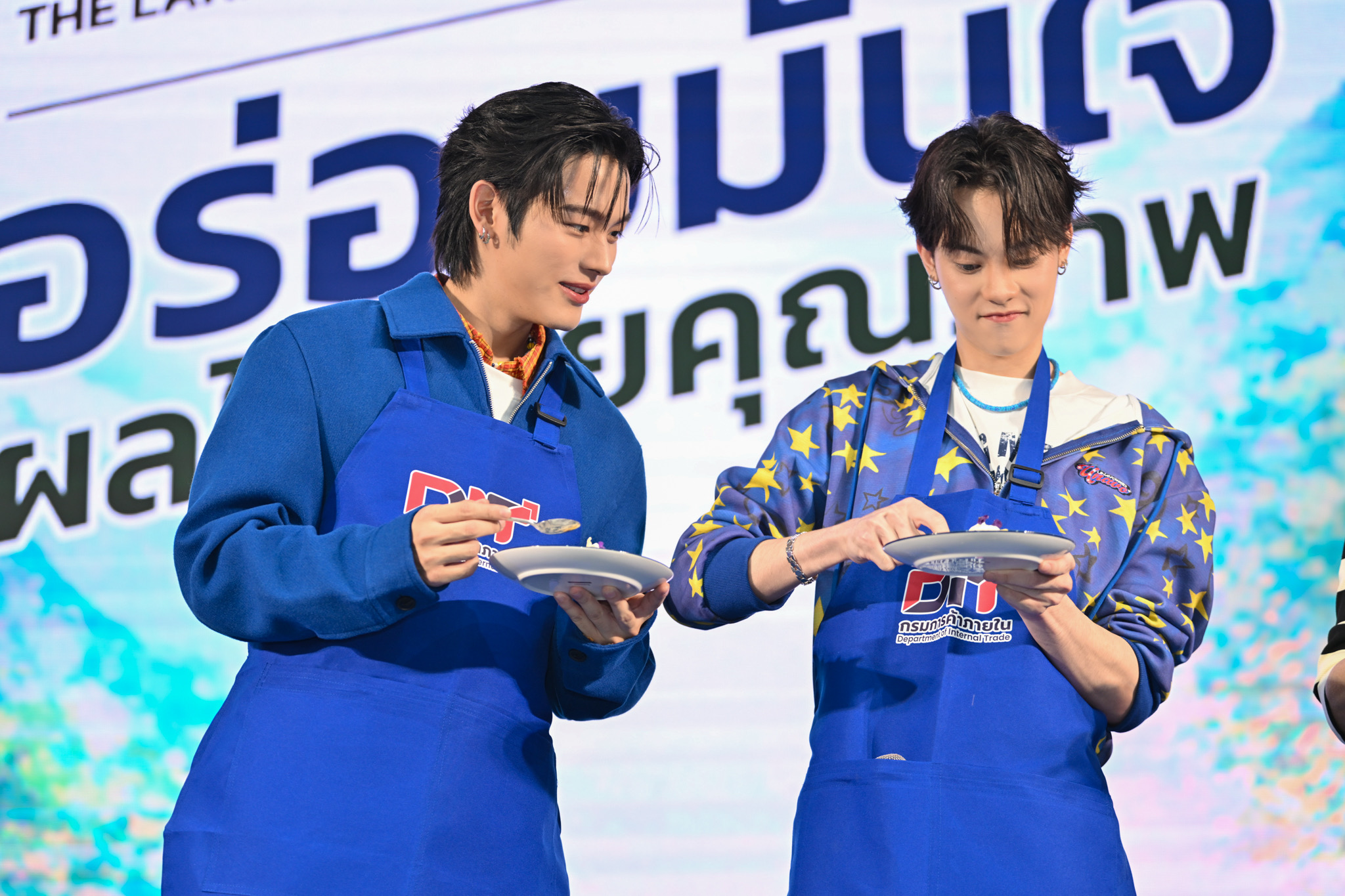ข่าวเลขที่ 225/2569 กรมการค้าภายในผนึก 6 ห้างยักษ์ สร้าง Demand ผลไม้ไทย 50,000 ตัน มูลค่ากว่า 2,690 ล้านบาท ดันผลผลิตจากสวนสู่ตลาดตลอดฤดูกาล (12 กันยายน 2569)