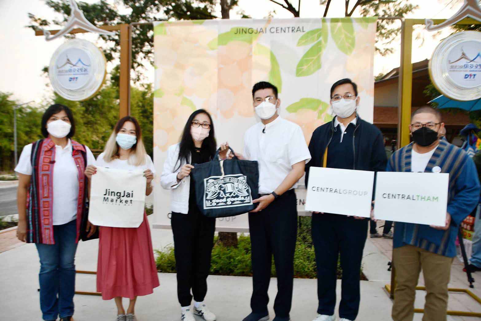 ตรวจเยี่ยมกิจกรรมกระตุ้นการท่องเที่ยว ณ ตลาดต้องชมตลาดจริงใจ เชียงใหม่