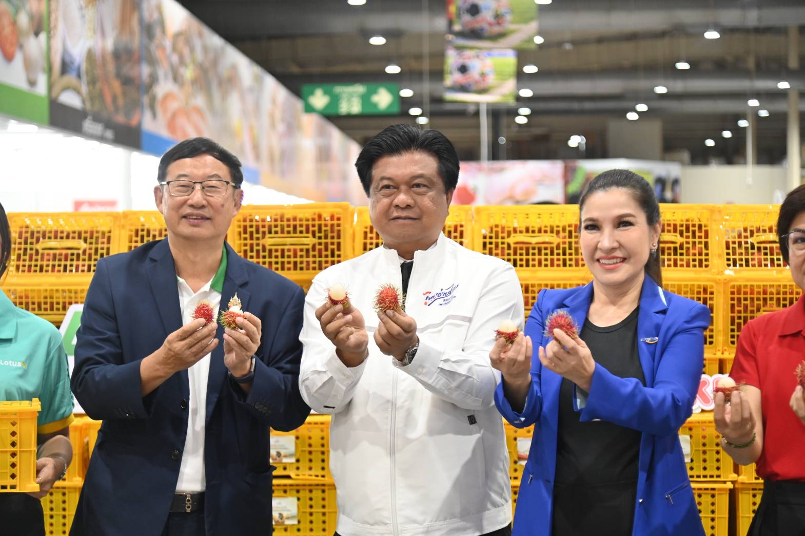 ข่าวเลขที่ 163/2569 “ค้าภายใน” ผนึกกำลังภาคเอกชน ช่วยเงาะสีทองตราด เพิ่มช่องทางจำหน่ายทั่วประเทศ (12 มิถุนายน 2569)