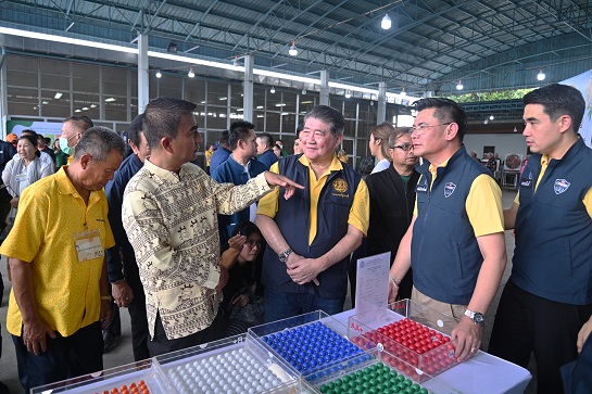 กระทรวงพาณิชย์ จัดกิจกรรม “คนตัวใหญ่ ช่วยคนตัวเล็ก by MOC” ช่วยชาวสวนลำไย