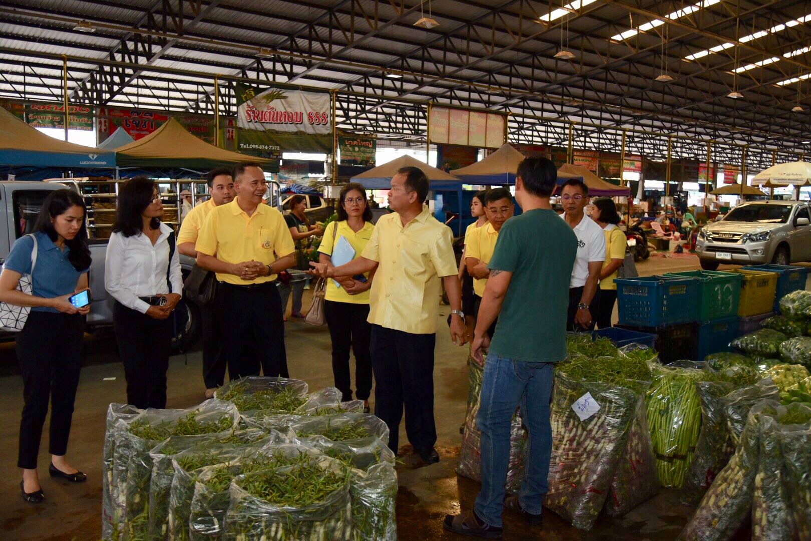ลงพื้นที่เพื่อตรวจติดตามสถานการณ์ผัก ณ ตลาดกลางศรีเมือง 