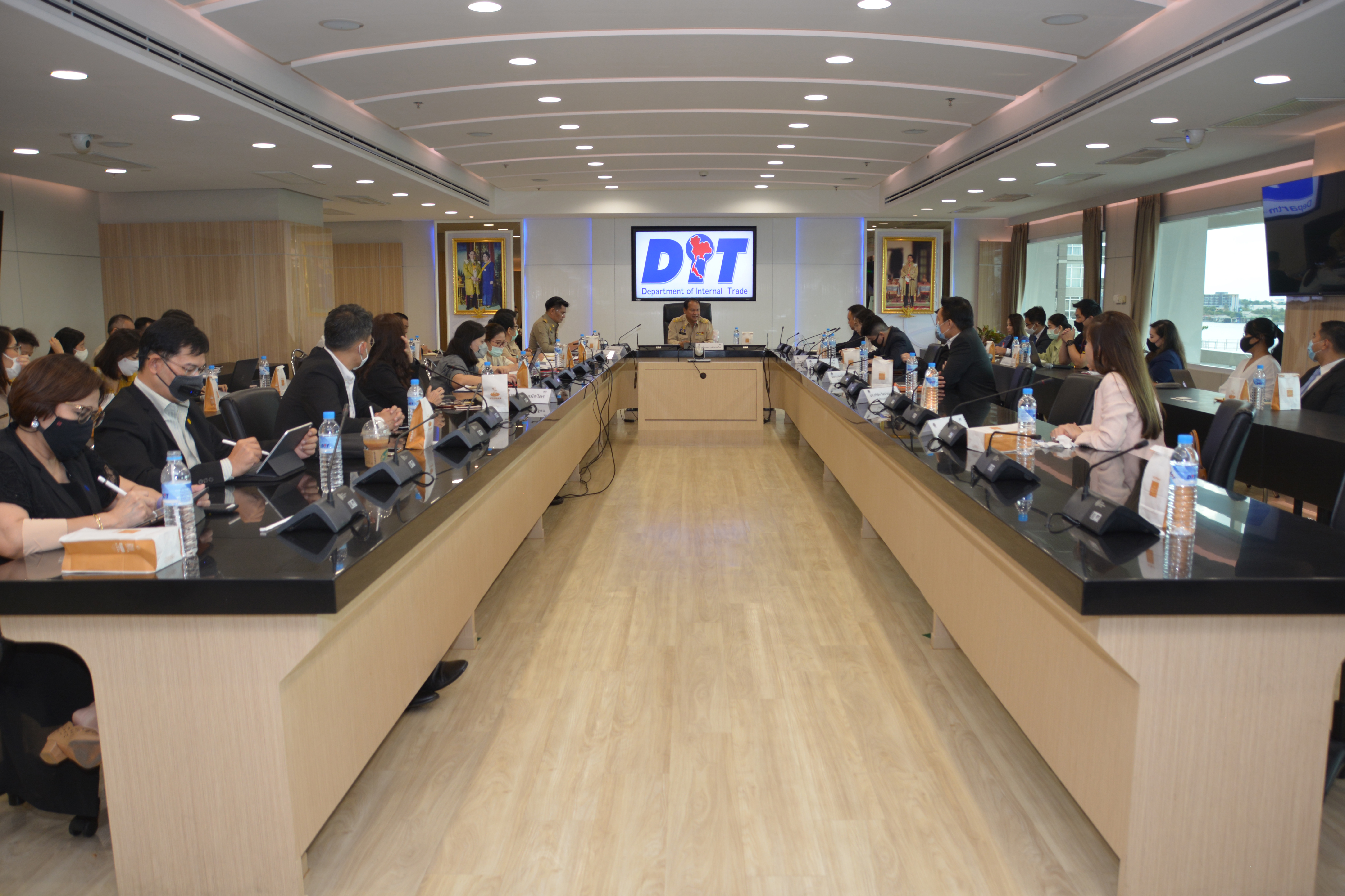 การประชุมหารือแนวทางกำกับดูแลราคาบริการซื้อขายและบริการขนส่งสินค้าสำหรับธุรกิจออนไลน์