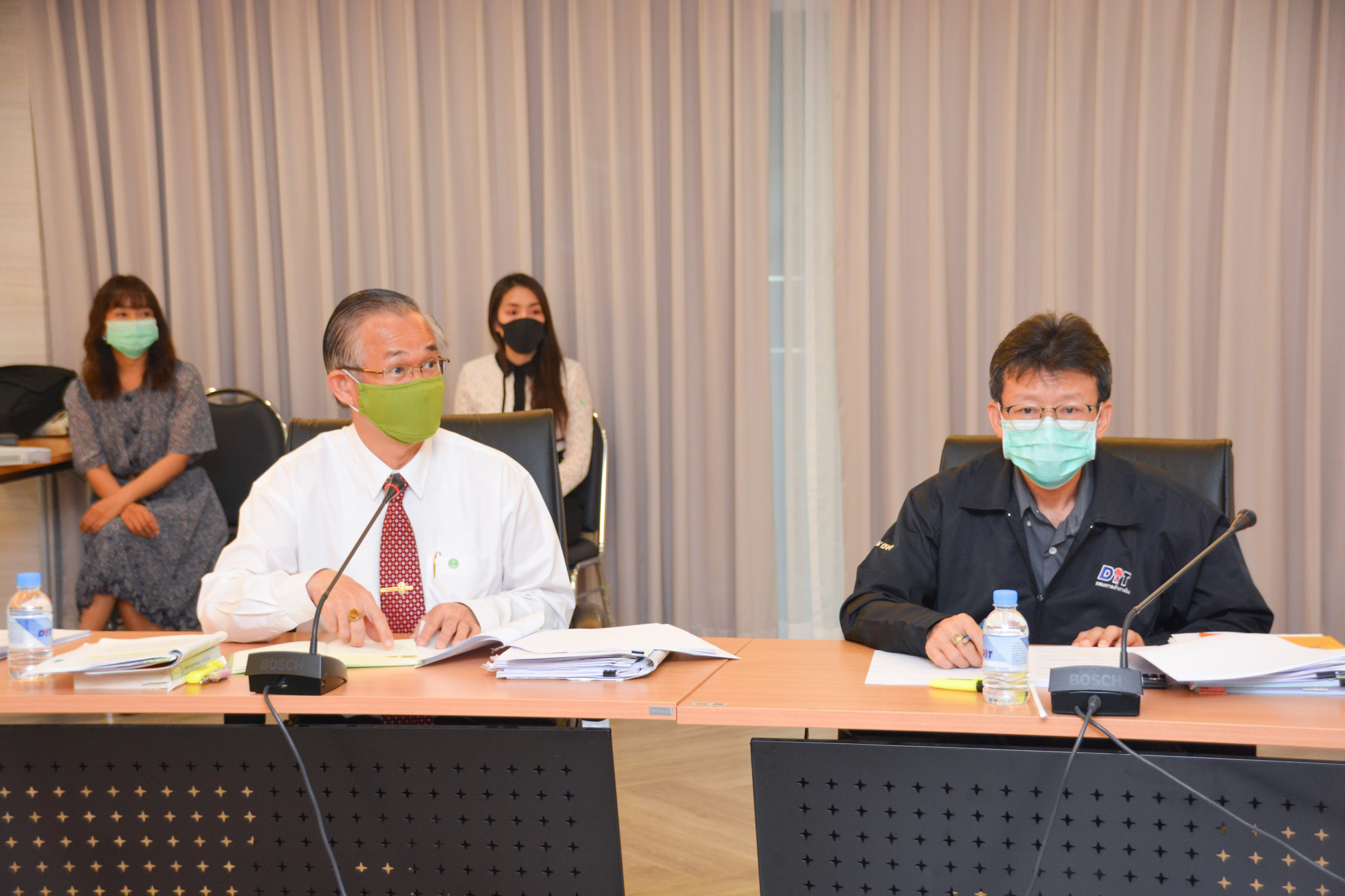 การประชุมการจำหน่ายหน้ากากอนามัยผ่านช่องทาง Social Media