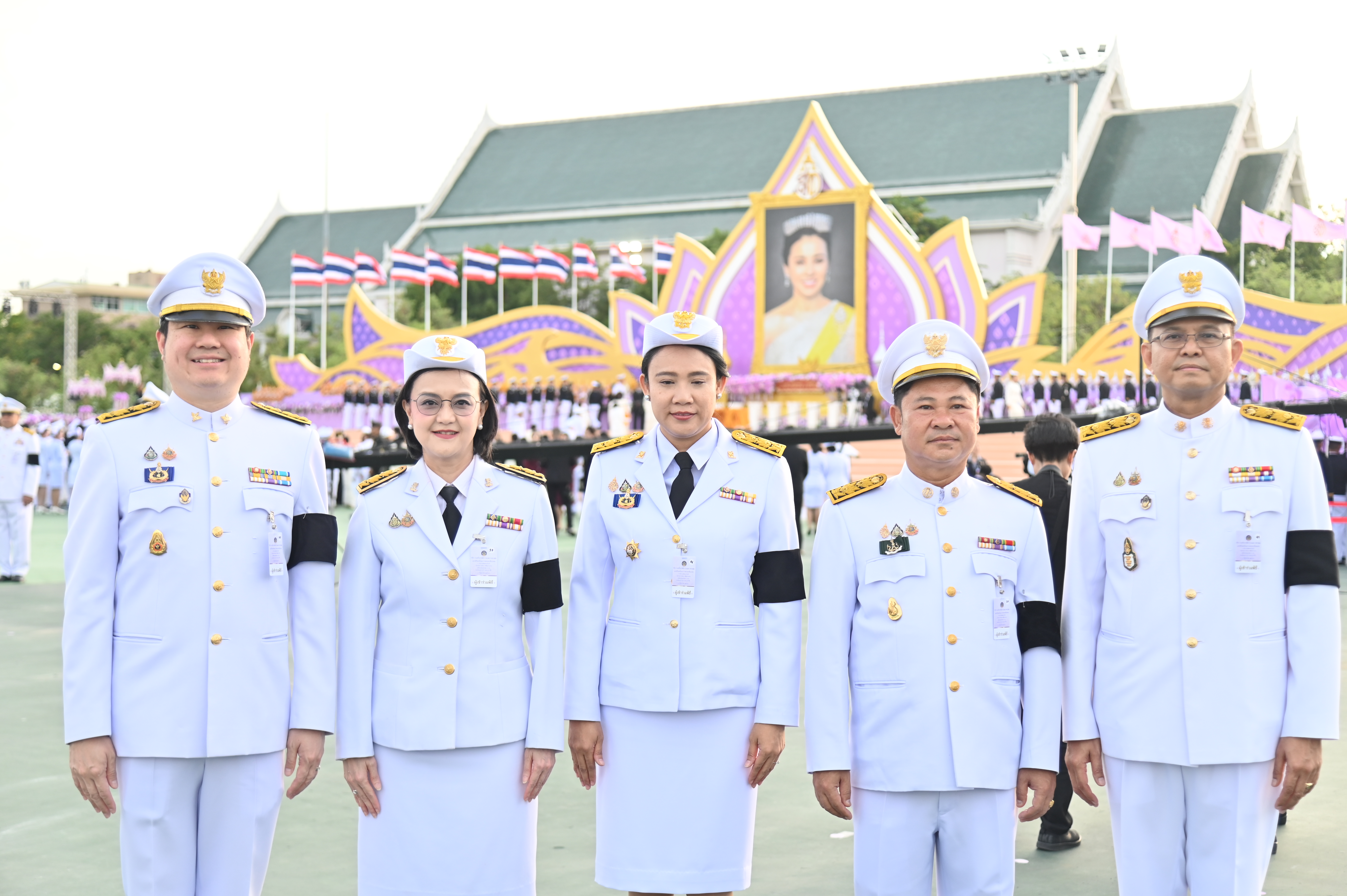 DIT ร่วมพิธีถวายเครื่องราชสักการะ และจุดเทียนถวายพระพรชัยมงคล เนื่องในโอกาส พระราชพิธีมหามงคลเฉลิมพระชนมพรรษา 4 รอบ   สมเด็จพระนางเจ้าฯ พระบรมราชินี