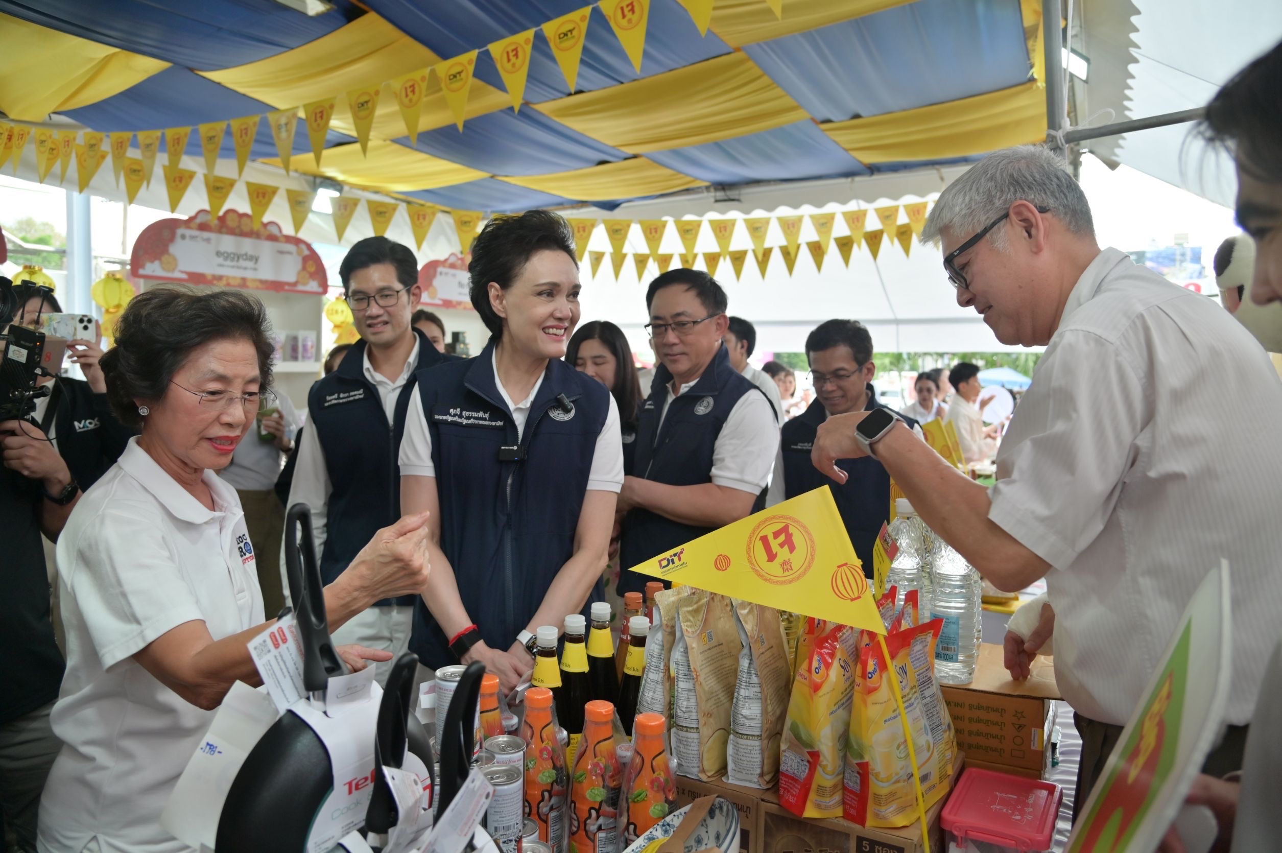 ข่าวเลขที่ 8/2570 “พาณิชย์” ผนึก 45 พันธมิตร จัด “ไทยช่วยไทย อิ่มบุญ อิ่มคุ้ม เทศกาลกินเจ 2569” ลดราคาสูงสุด 50% เร่งกระจายสินค้า ดูแลค่าครองชีพประชาชน (9 ตุลาคม 2569)