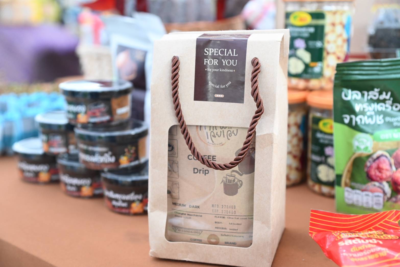 ข่าวเลขที่ 50/2569 “ศุภจี” นำทัพผู้ประกอบการชายแดนไทย–กัมพูชา ร่วมขายในมหกรรมธงฟ้าชลบุรี, จับมือ TikTok Live ดันยอดขาย–สร้างรายได้ฟื้นเศรษฐกิจชายแดน (14 ธันวาคม 2568)