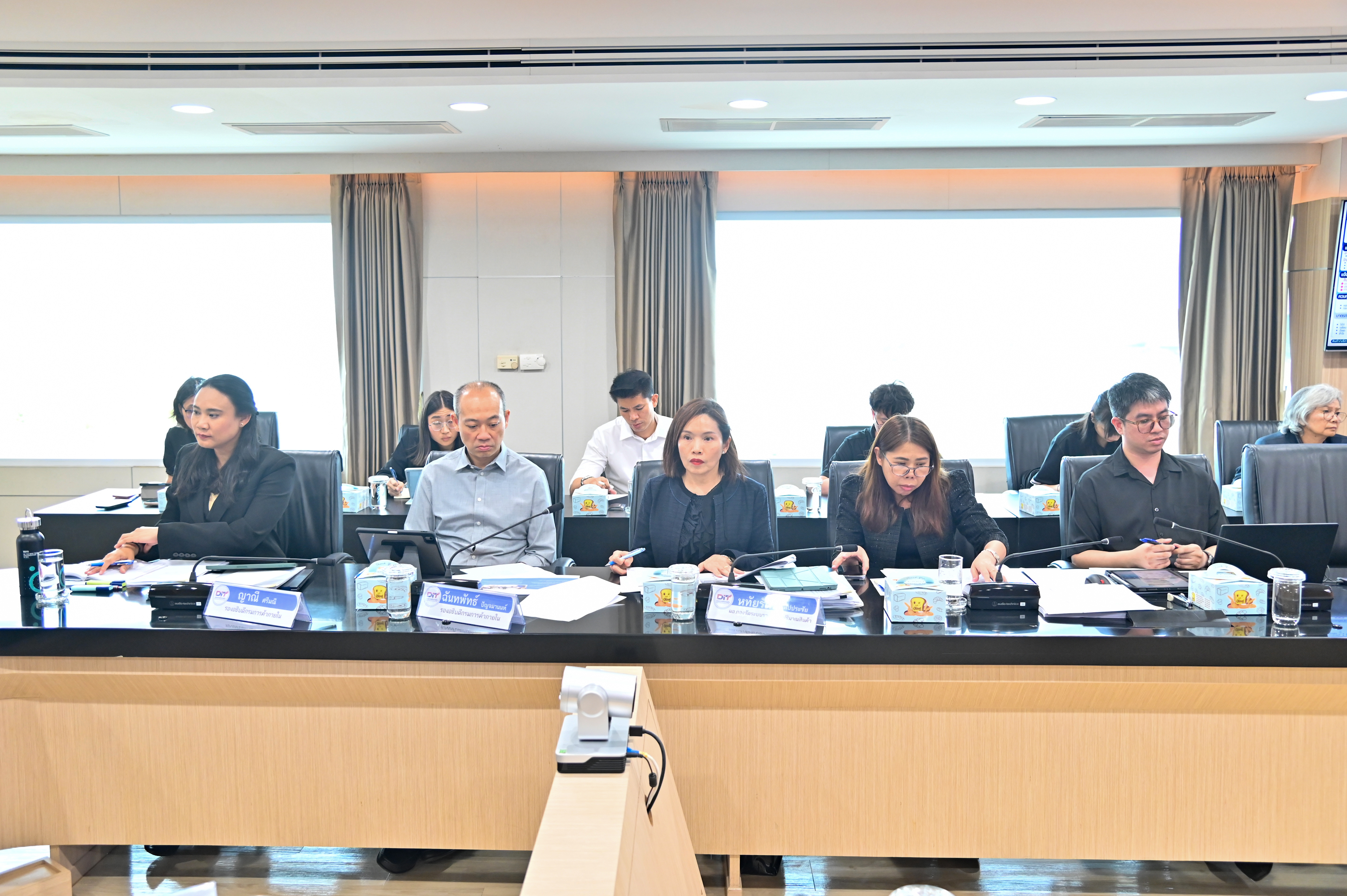 ข่าวเลขที่ 117/2569 พาณิชย์ประชุมติดตามสถานการณ์เม็ดพลาสติกและบรรจุภัณฑ์พลาสติก  วางแนวทางดูแลปริมาณ–ราคา–การใช้พลาสติกอย่างเหมาะสม (21 เมษายน 2569)