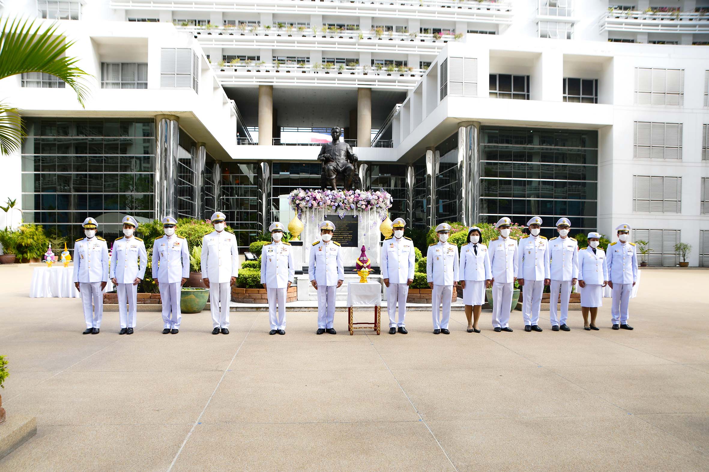 อธิบดีร่วมวางพานพุ่มเนื่องในวันวันกิติยากร