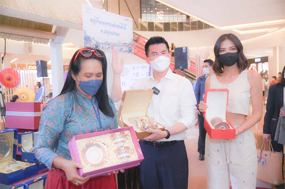 ตลาดเที่ยวได้ สไตล์ไทยๆ "Village to Town"