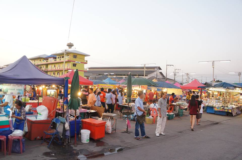 22713_ด้านหน้าตลาด.jpg