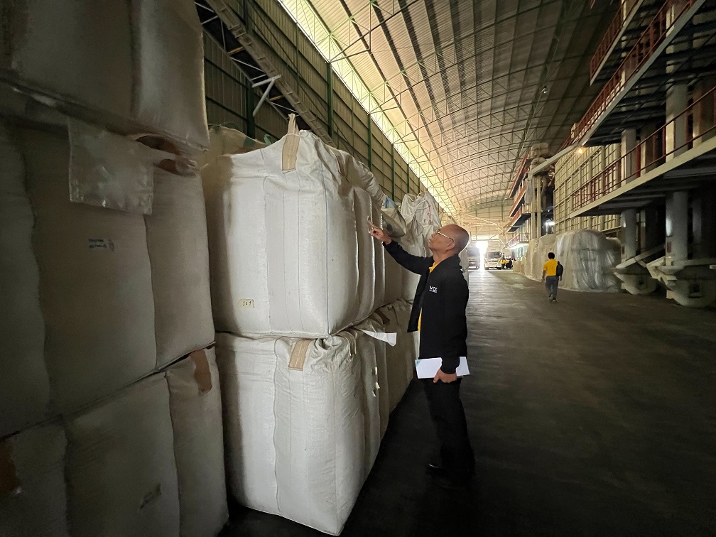 พาณิชย์ ลงพื้นที่ดูโรงสี จ.เพชรบุรี เสริมแกร่ง เอสเอ็มอี-เกษตรกร เปิดตลาดข้าวต่างประเทศเพิ่มขึ้น