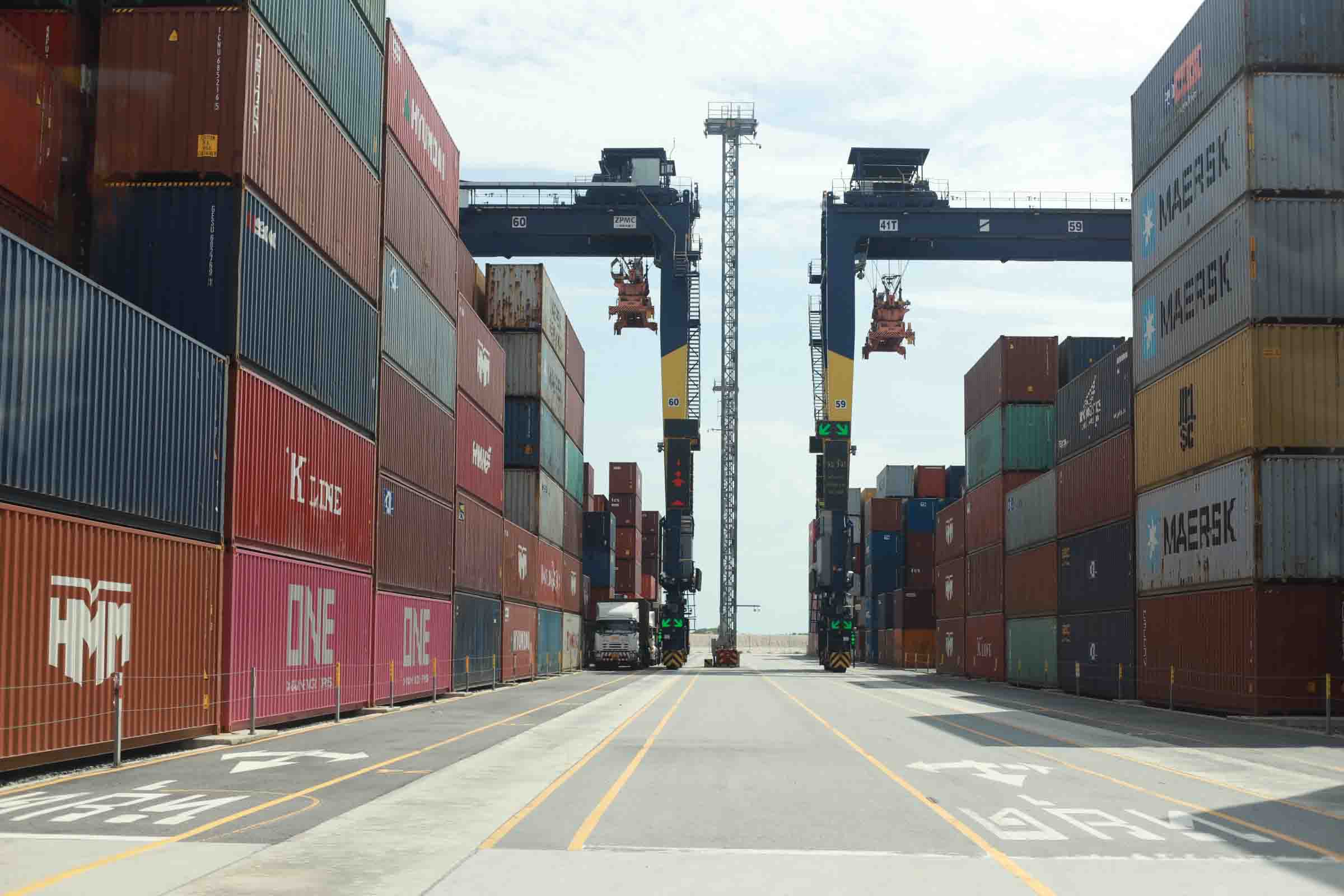 อธิบดีตรวจเยี่ยมการนำเรือเข้าไทย