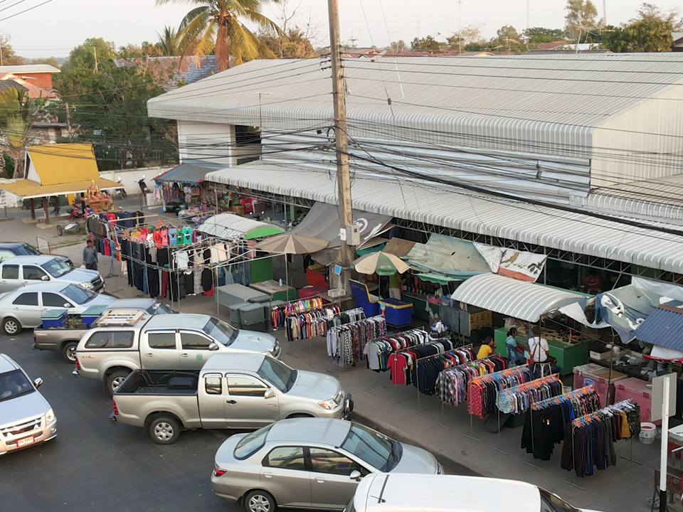 23612_ด้านหน้าตลาด.jpg