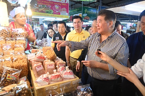 พาณิชย์ติดตามสถานการณ์ราคาสินค้า จุดจำหน่ายของฝากสำคัญ จ.เชียงใหม่