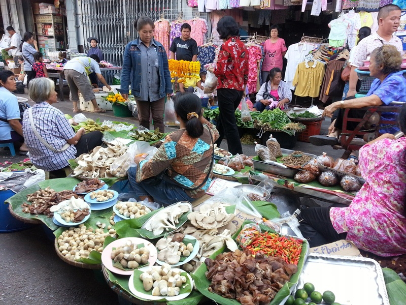 45251_บริเวณรอบตลาด 1.jpg