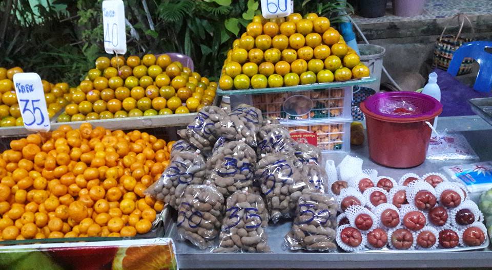 688_สินค้าที่จำหน่ายในตลาด 1.jpg