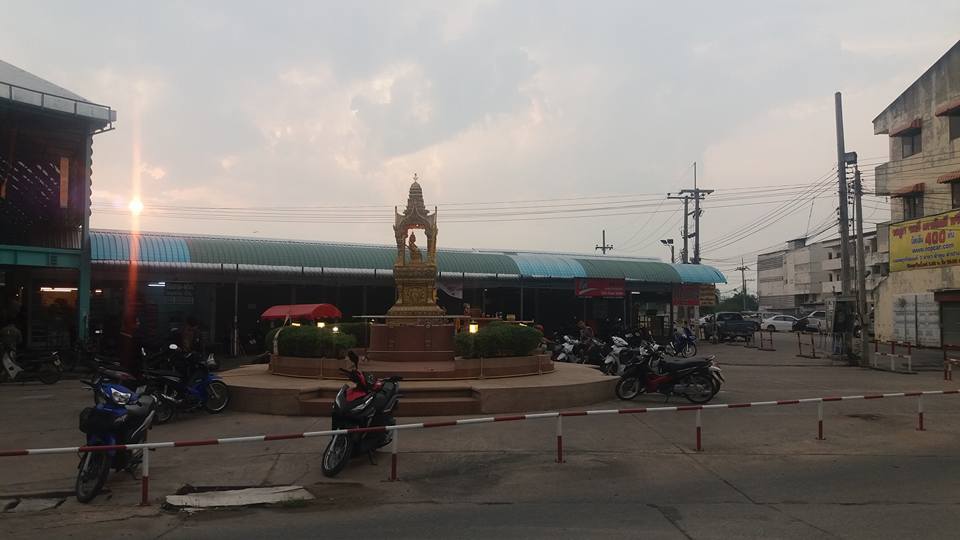21868_ด้านหน้าตลาด.jpg