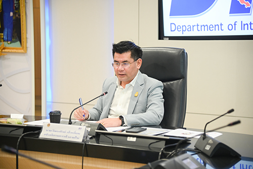 พาณิชย์ประชุมสถานการณ์ราคาสินค้าช่วงน้ำท่วม