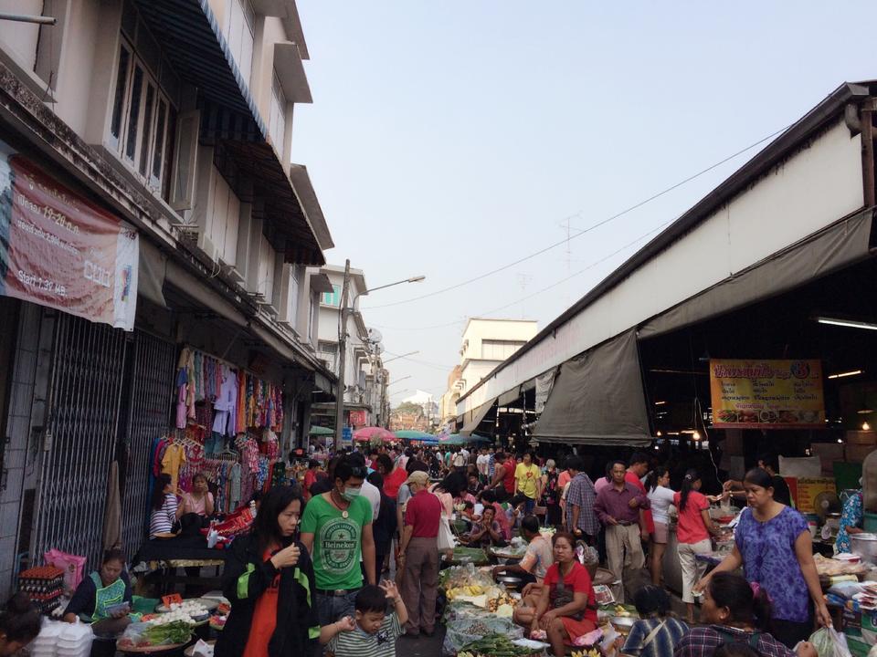 23377_บริเวณรอบตลาด 1.jpg