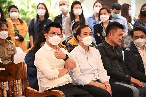 ติดตามความคืบหน้าโครงการประกันรายได้