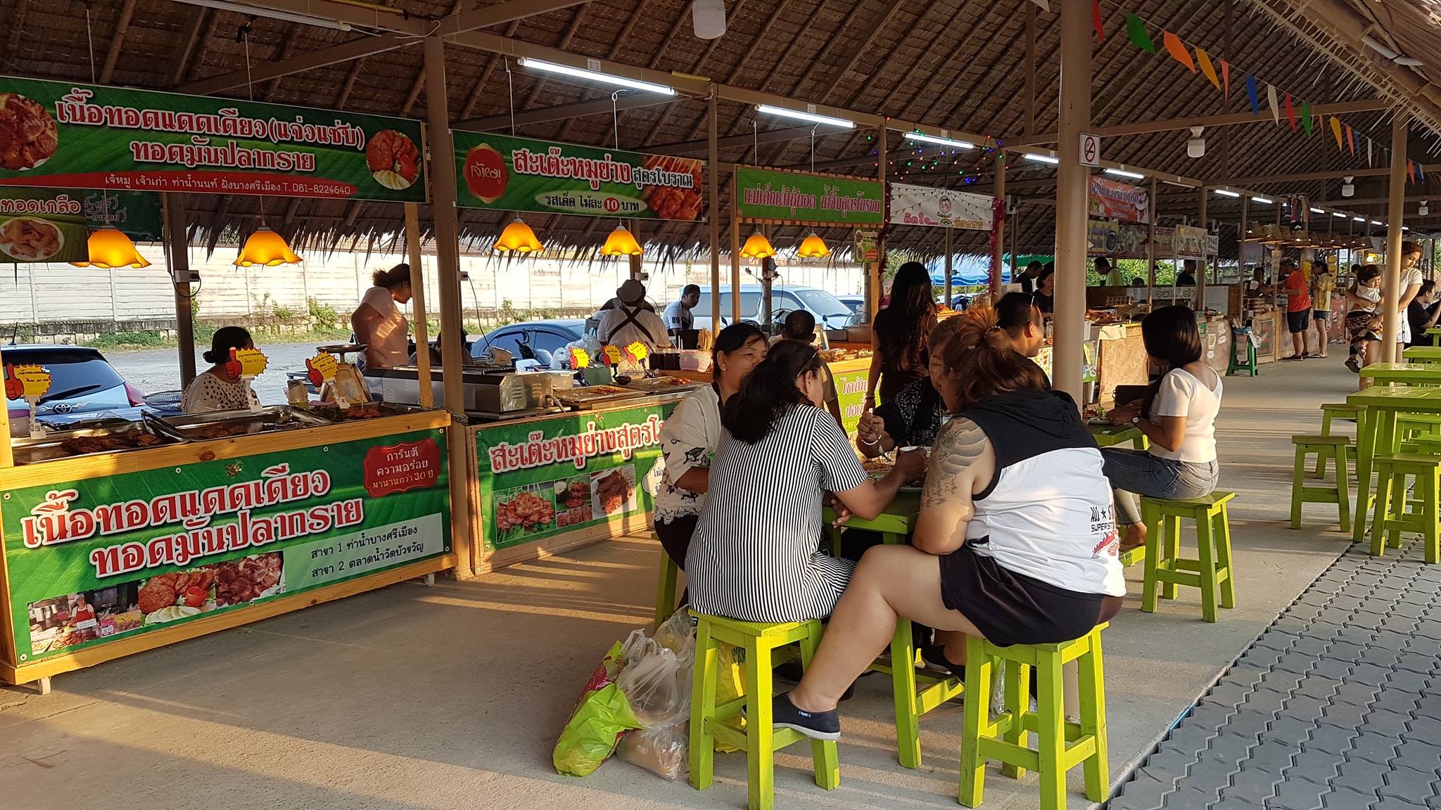 78153_บริเวณตลาด.jpg