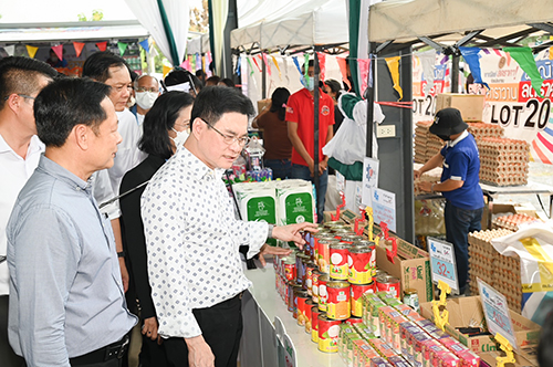 พาณิชย์ติดตามโครงการคาราวานพาณิชย์ลดราคาช่วยประชาชน