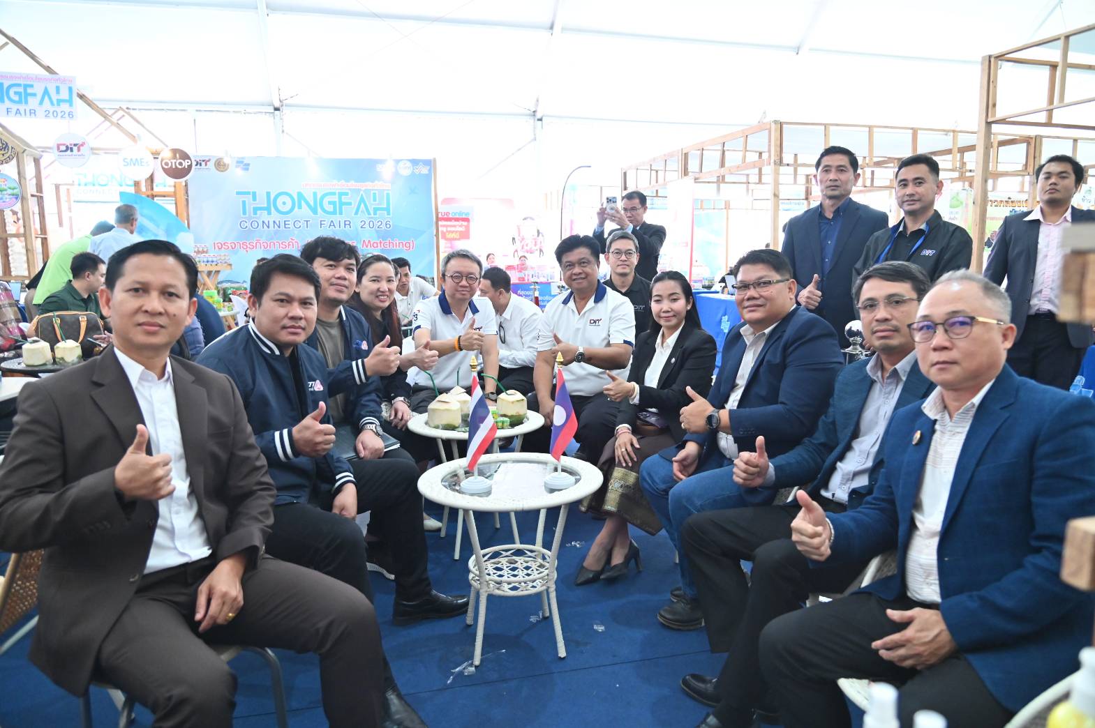 ข่าวเลขที่ 71/2569 DIT ยกระดับงานธงฟ้า จับคู่ ”ร้านค้าธงฟ้า-ผู้ผลิต“ “เชื่อมธุรกิจไทย–ลาว” สำเร็จ วันแรกปิดดีลกว่า 1,000 ล้านบาท ตอกย้ำศักยภาพสินค้าไทย  (10 กุมภาพันธ์ 2569)
