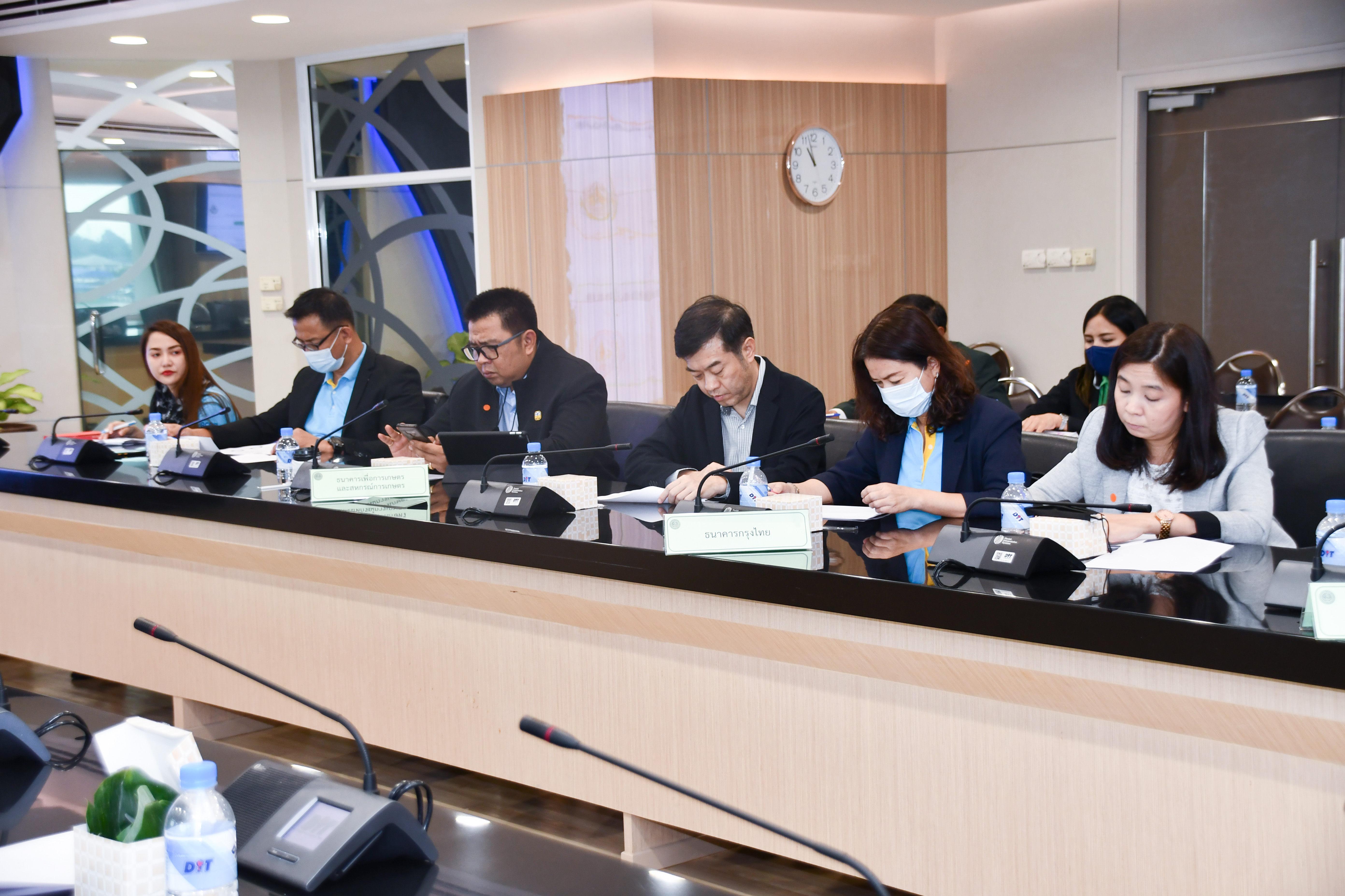 การประชุมหารือการขาดสภาพคล่องของผู้ประกอบการค้าข้าวในการรับซื้อข้าวเปลือกจากเกษตรกร