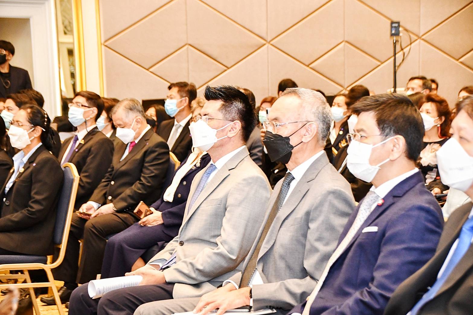 อธิบดีกรมการค้าภายใน ร่วมงานพิธีมอบรางวัลชนะเลิศการประกวดข้าวพันธุ์ใหม่เพื่อการพาณิชย์ 