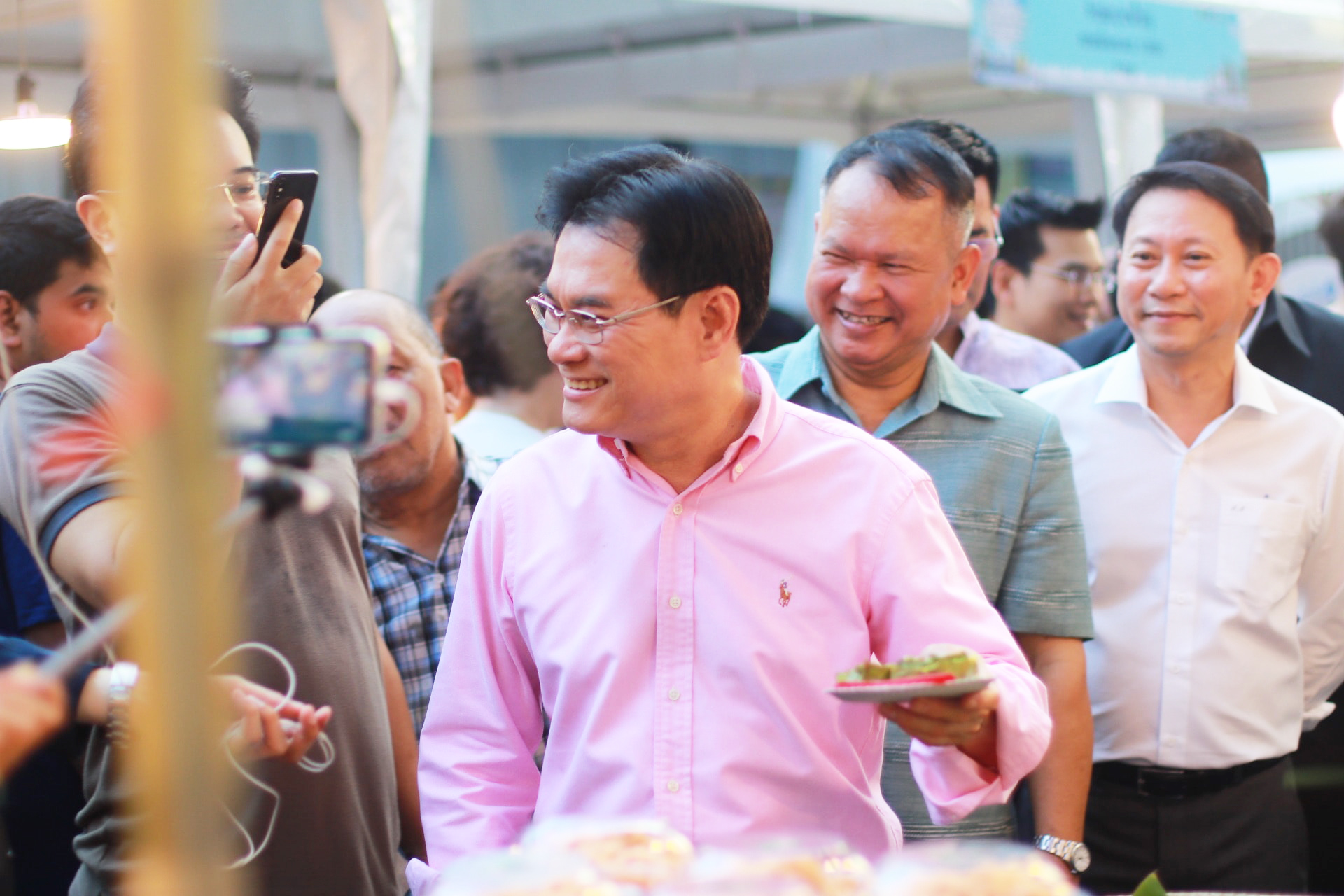 นายกรัฐมนตรี เปิดงาน เดิน กิน ชิม เที่ยว Walking Street @ Silom 