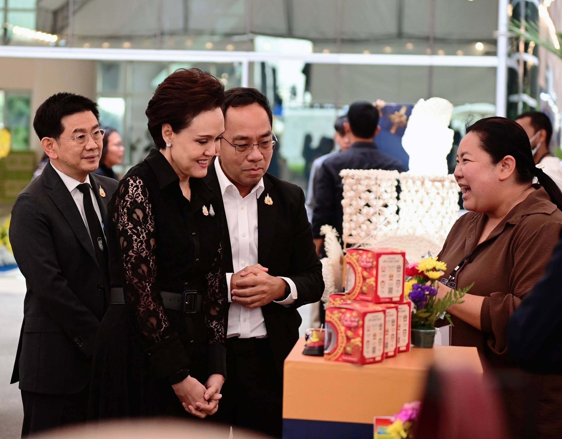 ข่าวเลขที่ 57/2569 พาณิชย์ชวนเลือกซื้อสินค้าไทยส่งความสุขปีใหม่ “New Year Mega Sale 2026” หนุนหมู่บ้านทำมาค้าขาย–Farm Outlet ลดค่าครองชีพทั่วประเทศเกือบ 5,000 ล้านบาท ต่อเนื่องถึง 31 ม.ค. 69 (25 ธันวาคม 2568)