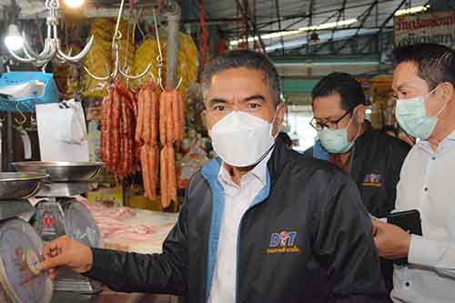 รองอธิบดีตรวจติดตามสถานการณ์ราคาไข่ไก่ 