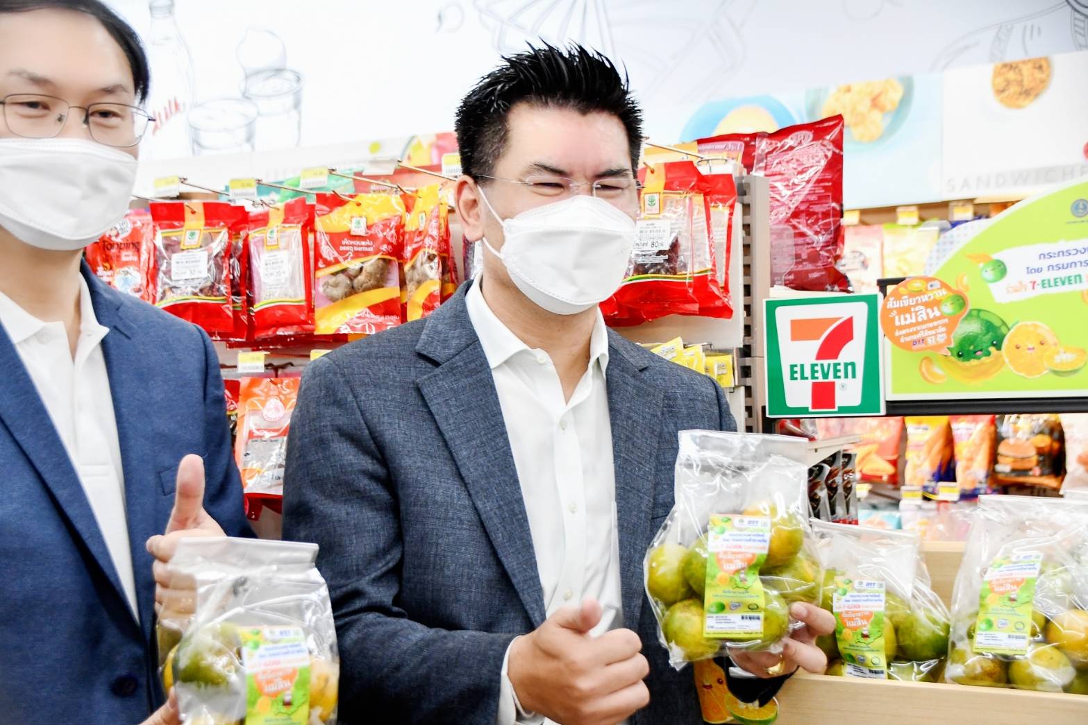 อธิบดีกรมการค้าภายใน ตรวจเยี่ยมและประชาสัมพันธ์มาตรการช่วยเหลือเกษตรกรผู้ปลูกส้มภาคเหนือ