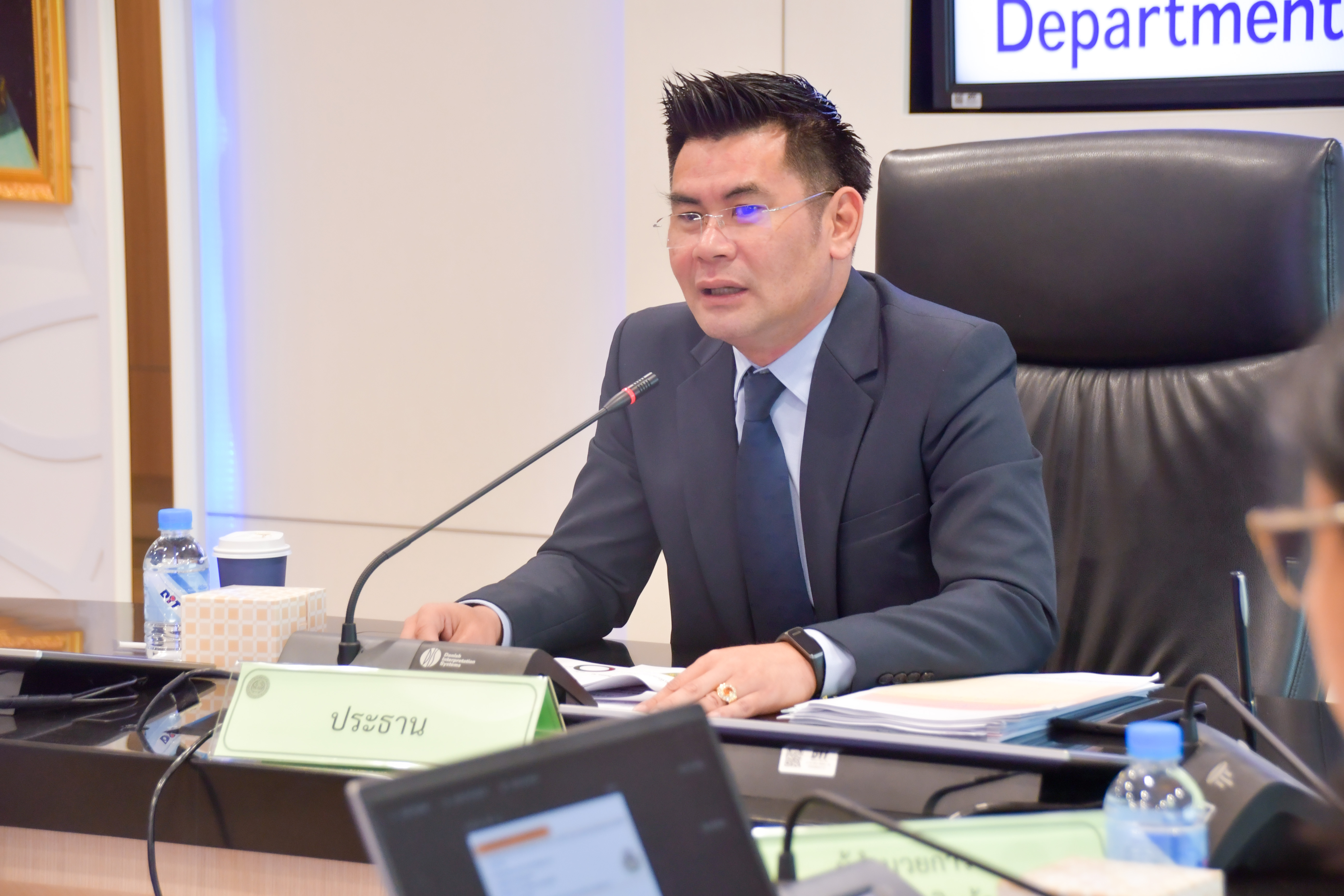 การประชุมหารือการขาดสภาพคล่องของผู้ประกอบการค้าข้าวในการรับซื้อข้าวเปลือกจากเกษตรกร