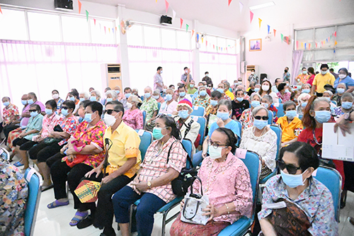 จิตอาสา ตา-ยาย สุขสันต์