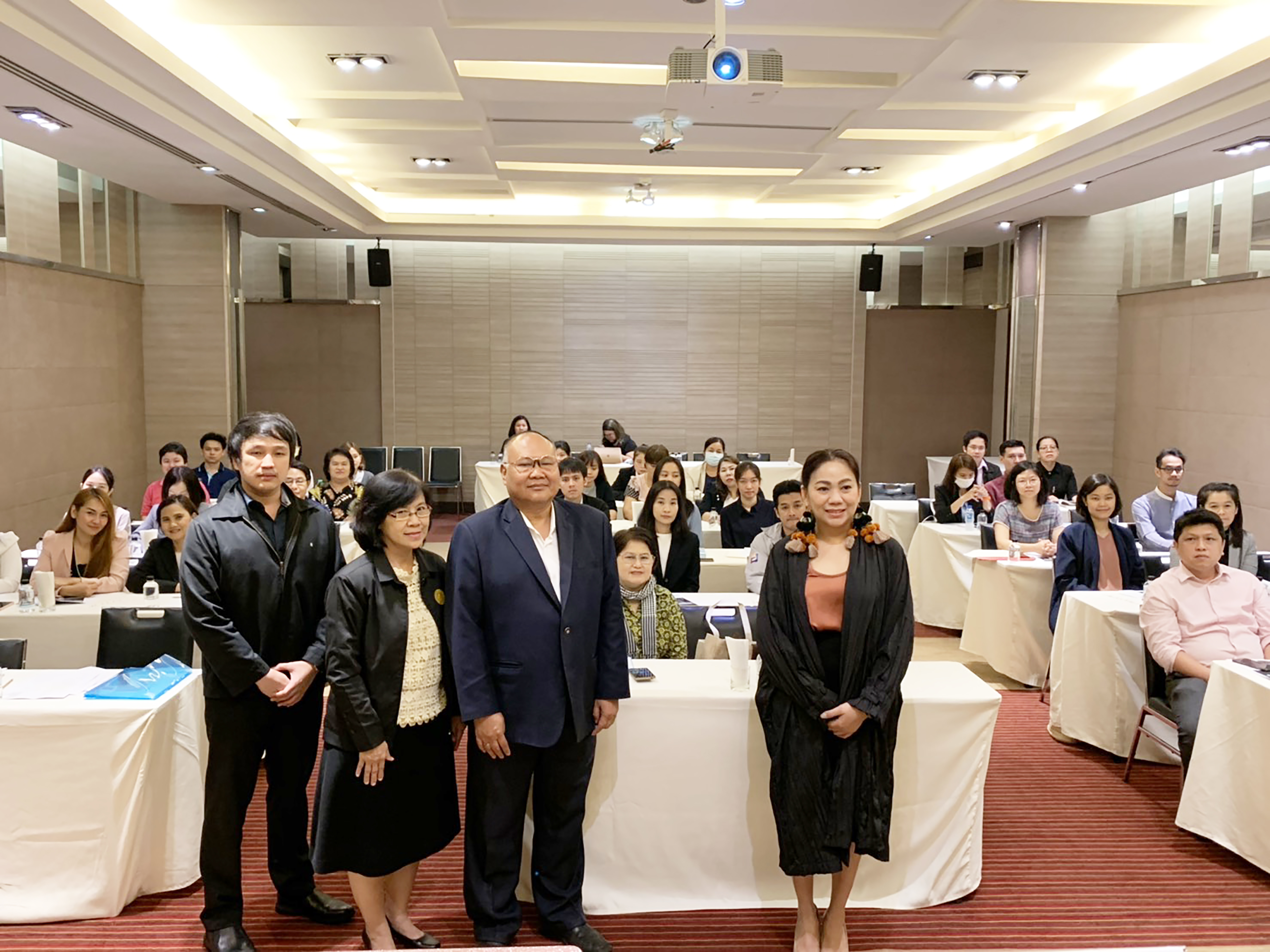 การอบรมการพัฒนากระบวนความคิดเชิงออกแบบ (Design Thinking) 