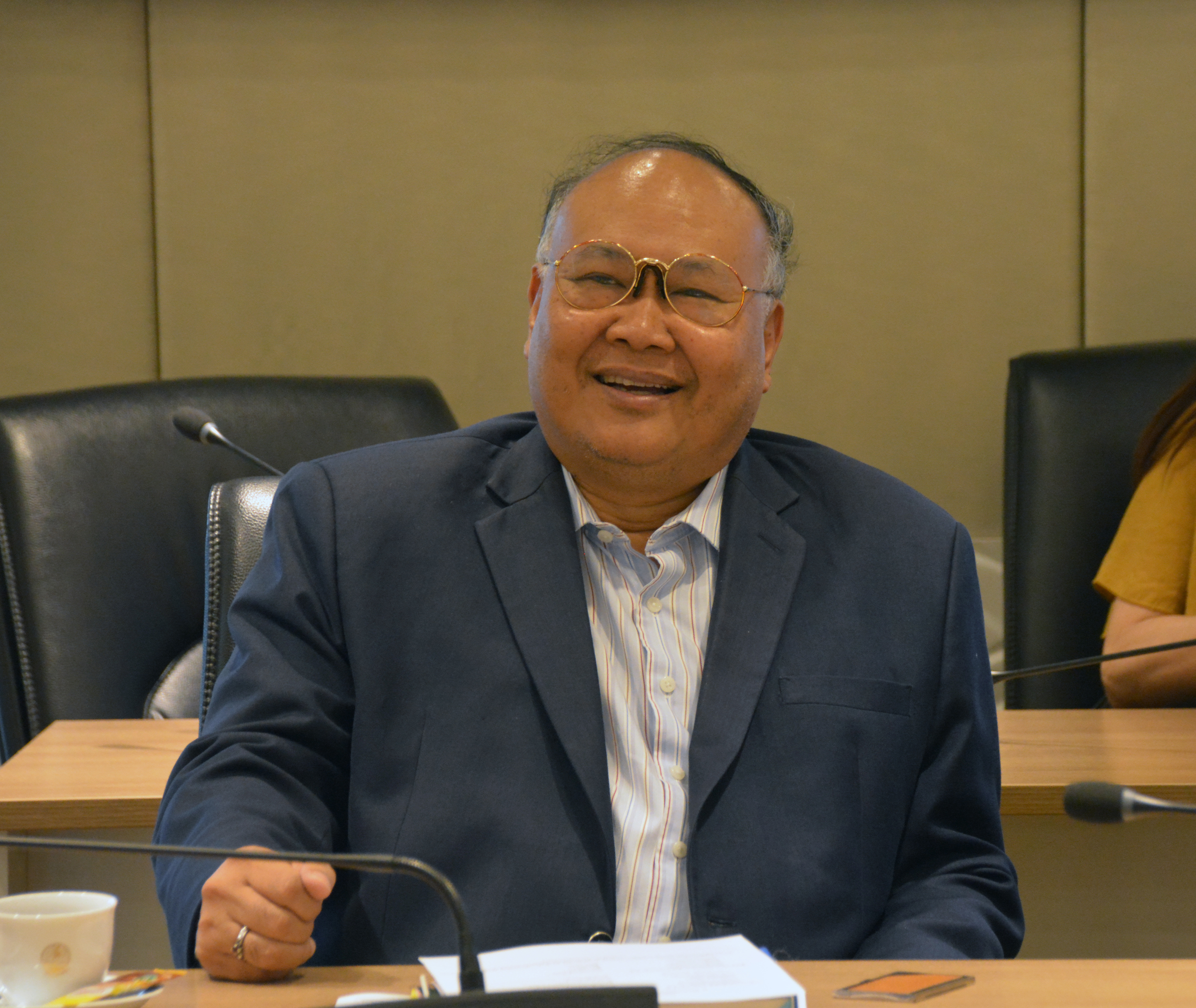 รองอธิบดีกรมการค้าภายใน ร่วมการประชุมหารือกับศูนย์การค้าดิเอ็มโพเรี่ยม