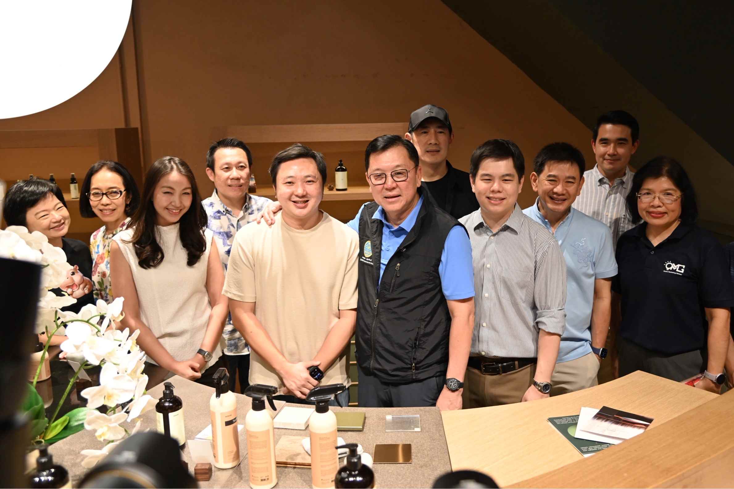  “พาณิชย์” ตรวจเยี่ยมผู้ประกอบการและประชาสัมพันธ์เทศกาล Awakening Song Wat 2025 