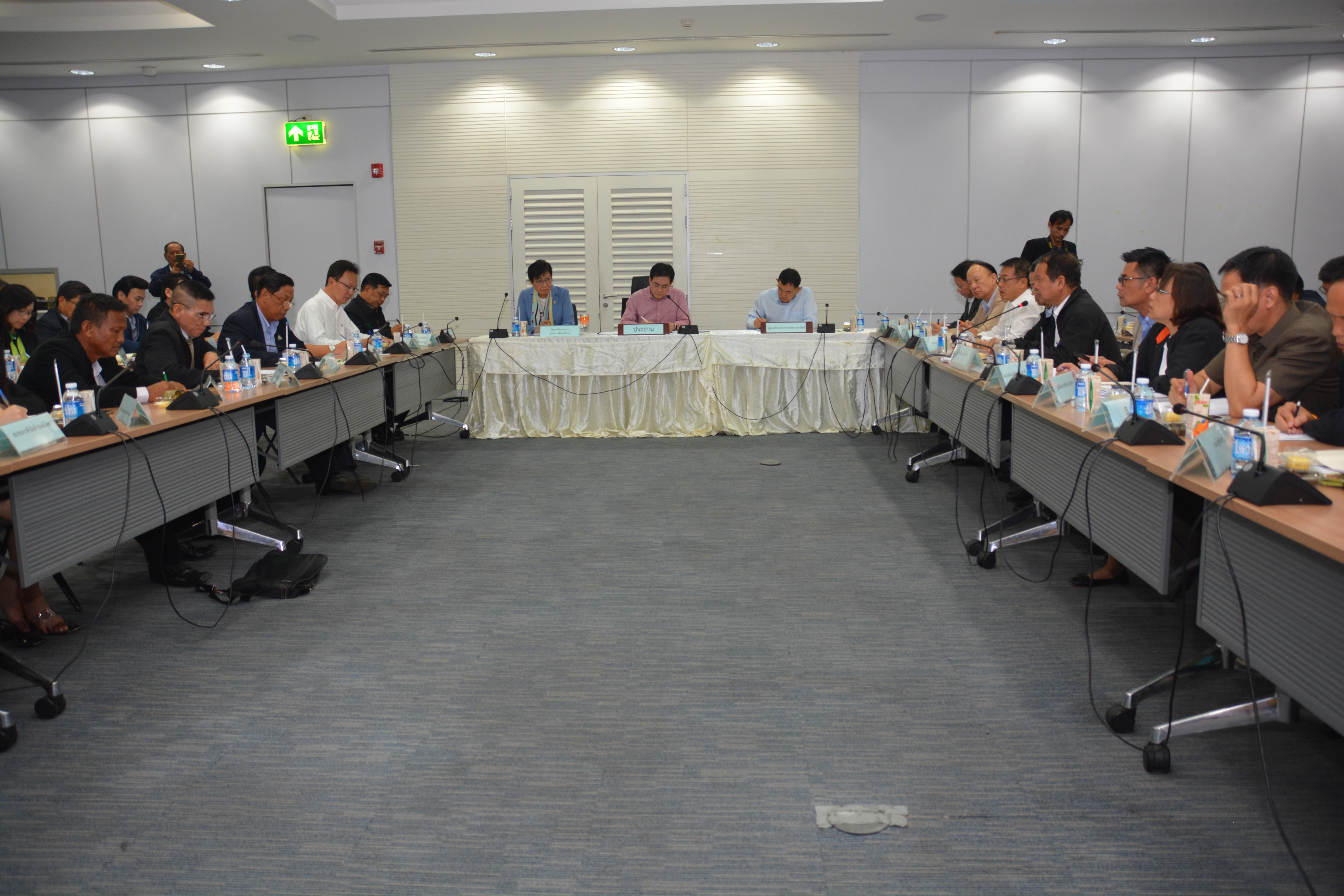 รมว.พาณิชย์ นำประชุม 3 ฝ่ายเคาะประกันรายได้มันสำปะหลัง 
