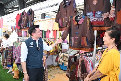 "พาณิชย์" จัดงานธงฟ้าราคาประหยัด  ช่วยลดค่าครองชีพพี่น้องประชาชน จ.นครราชสีมา