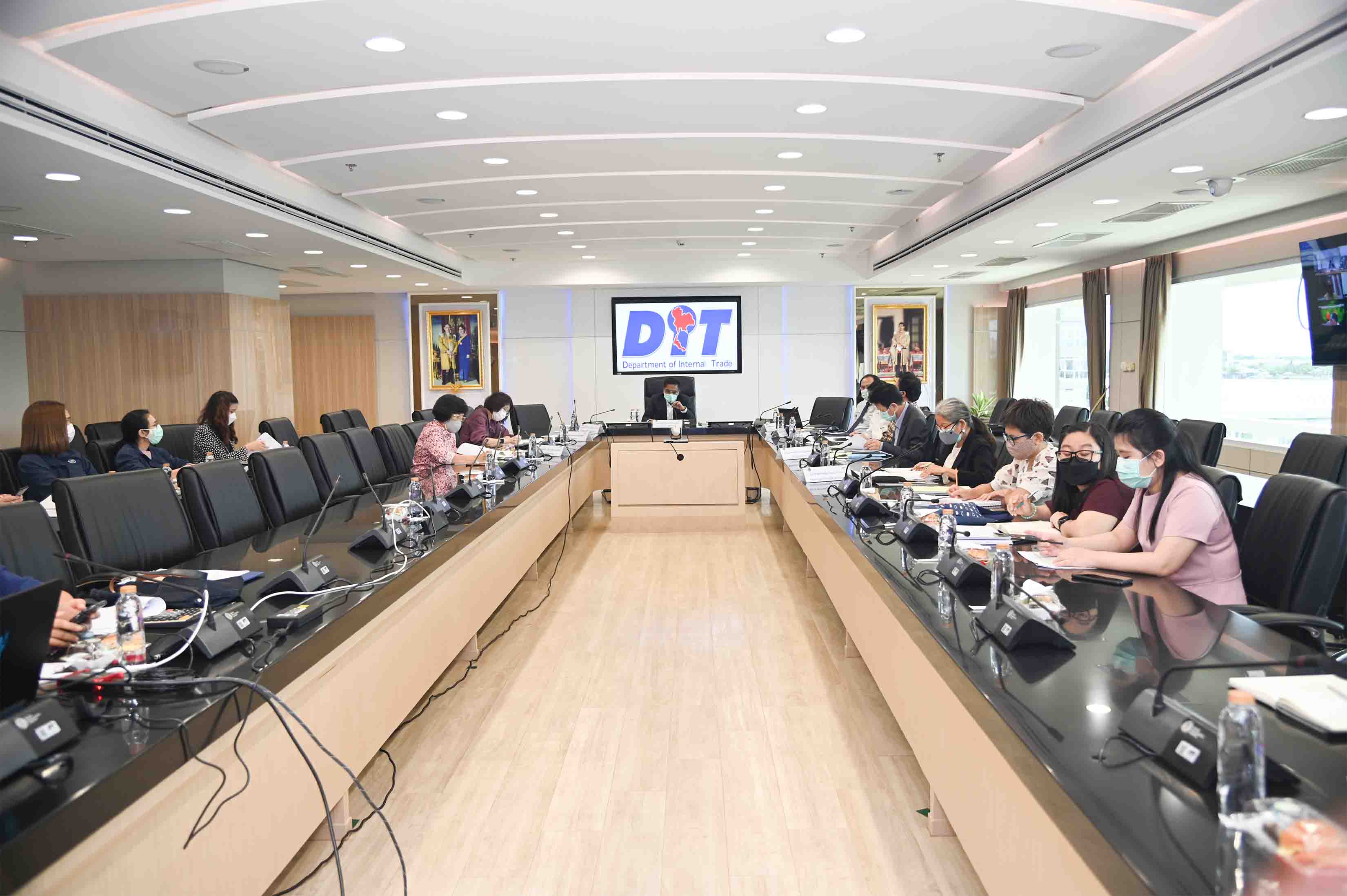 รองอธิบดีประชุมคณะอนุกรรมการพิจารณาโครงสร้างราคาผลปาล์มน้ำมันและน้ำมันปาล์ม ครั้งที่ 3/2564