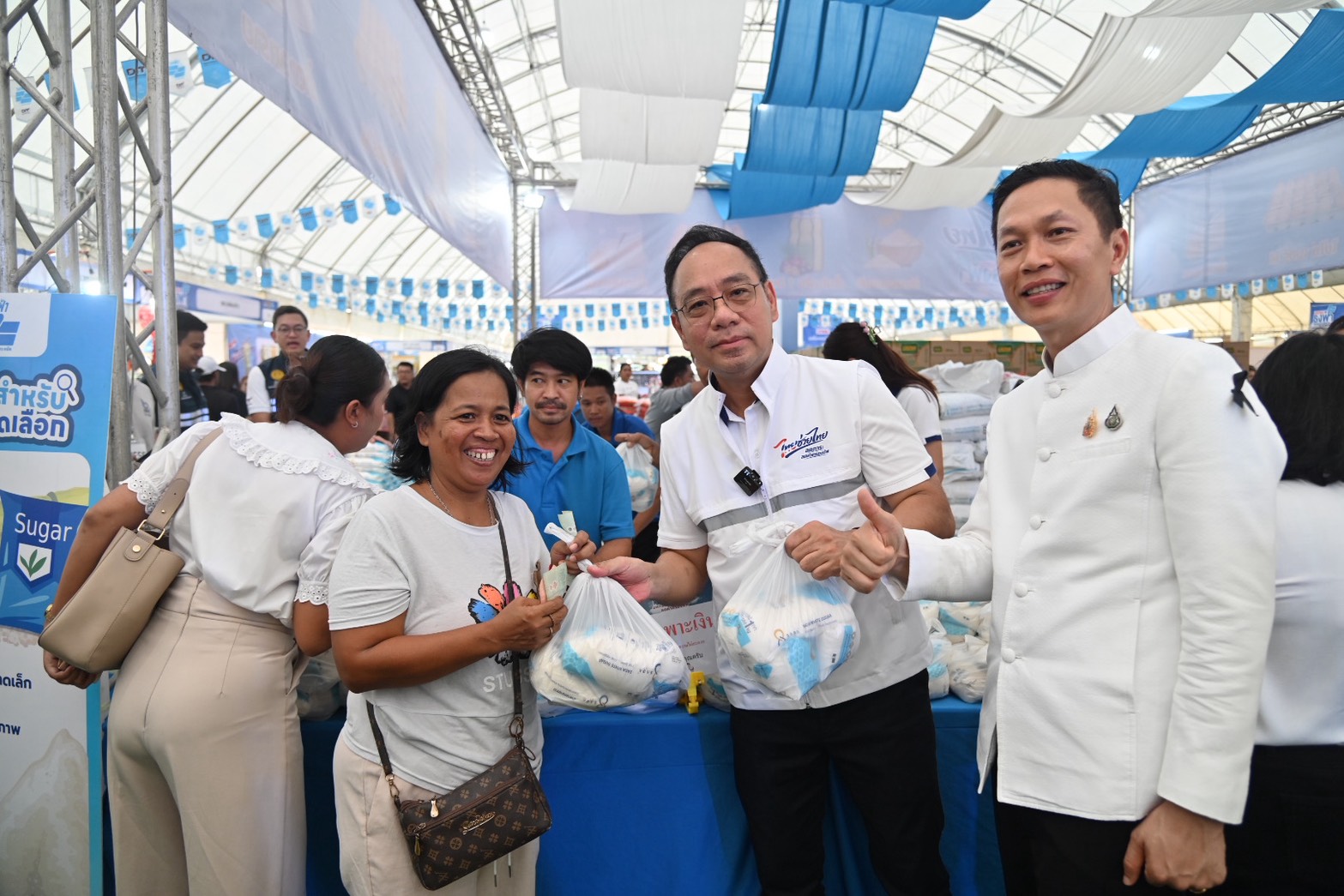 ข่าวเลขที่ 152/2569 “พาณิชย์” ลุยลดค่าครองชีพประชาชน-ช่วยผู้ประกอบการ ยกทัพสินค้าราคาประหยัดกว่า 1,000 รายการ ลดสูงสุด 60% ในงาน “มหกรรมธงฟ้าขับเคลื่อนเศรษฐกิจภูมิภาค” ที่นครศรีธรรมราช (30 พฤษภาคม 2569)