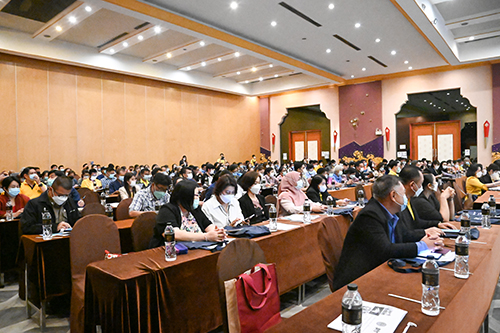 สัมมนาโครงการประกันรายได้สินค้าเกษตรเเละมาตรการคู่ขนาน