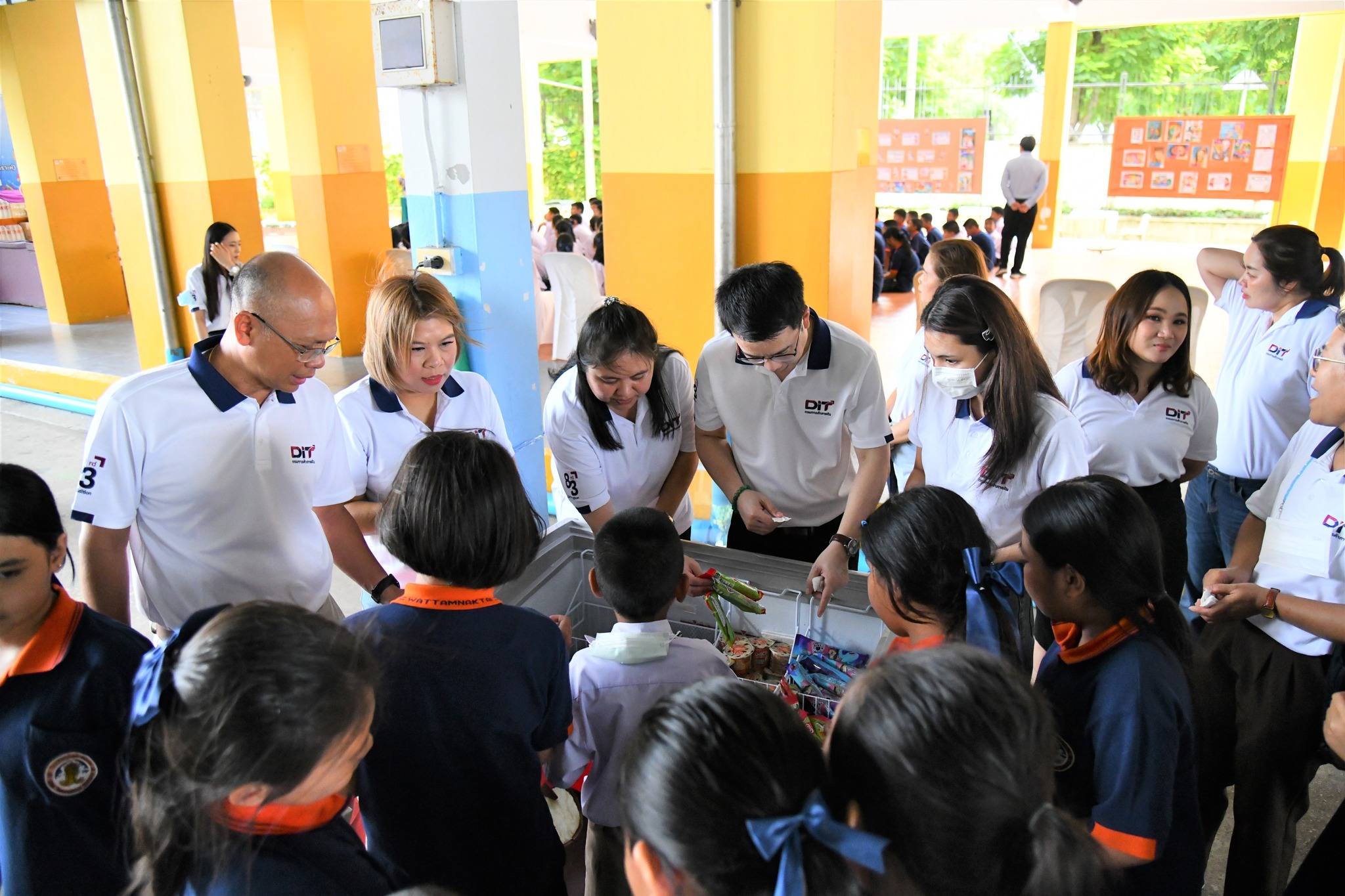 กิจกรรมเพื่อสังคม (CSR) มอบสิ่งของอุปโภคบริโภคที่จำเป็น แก่นักเรียนและบุคลากรทางการศึกษา ภายใต้โครงการ “เปิดเทอม เติมพลัง” Back to school 2025