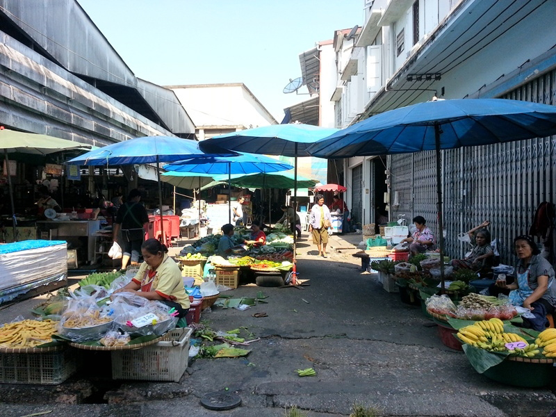 45252_บริเวณรอบตลาด 1.jpg