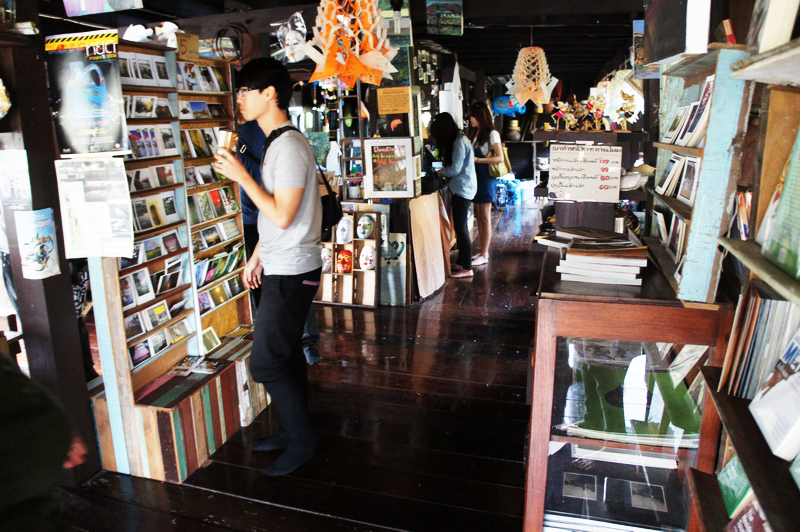 46890_ร้านโปสเตอร์.jpg