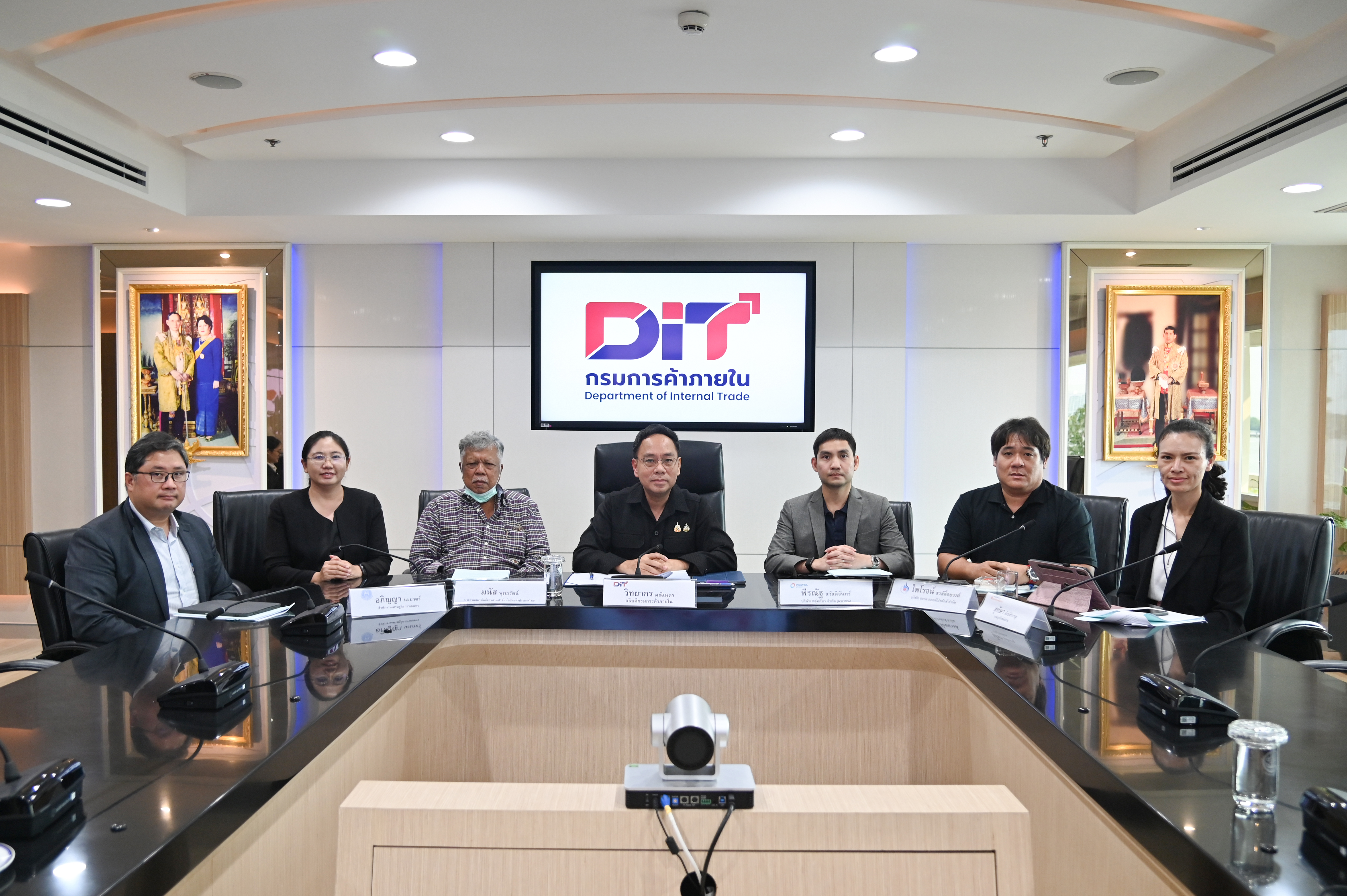 ข่าวเลขที่ 118/2569 ค้าภายในประชุมอนุกรรมการบริหารจัดการสมดุลน้ำมันปาล์ม ติดตามผลใช้ B7-B20 ดูแลสมดุลสต็อก ส่งออก และราคาผลปาล์มให้เป็นธรรม (21 เมษายน 2569)