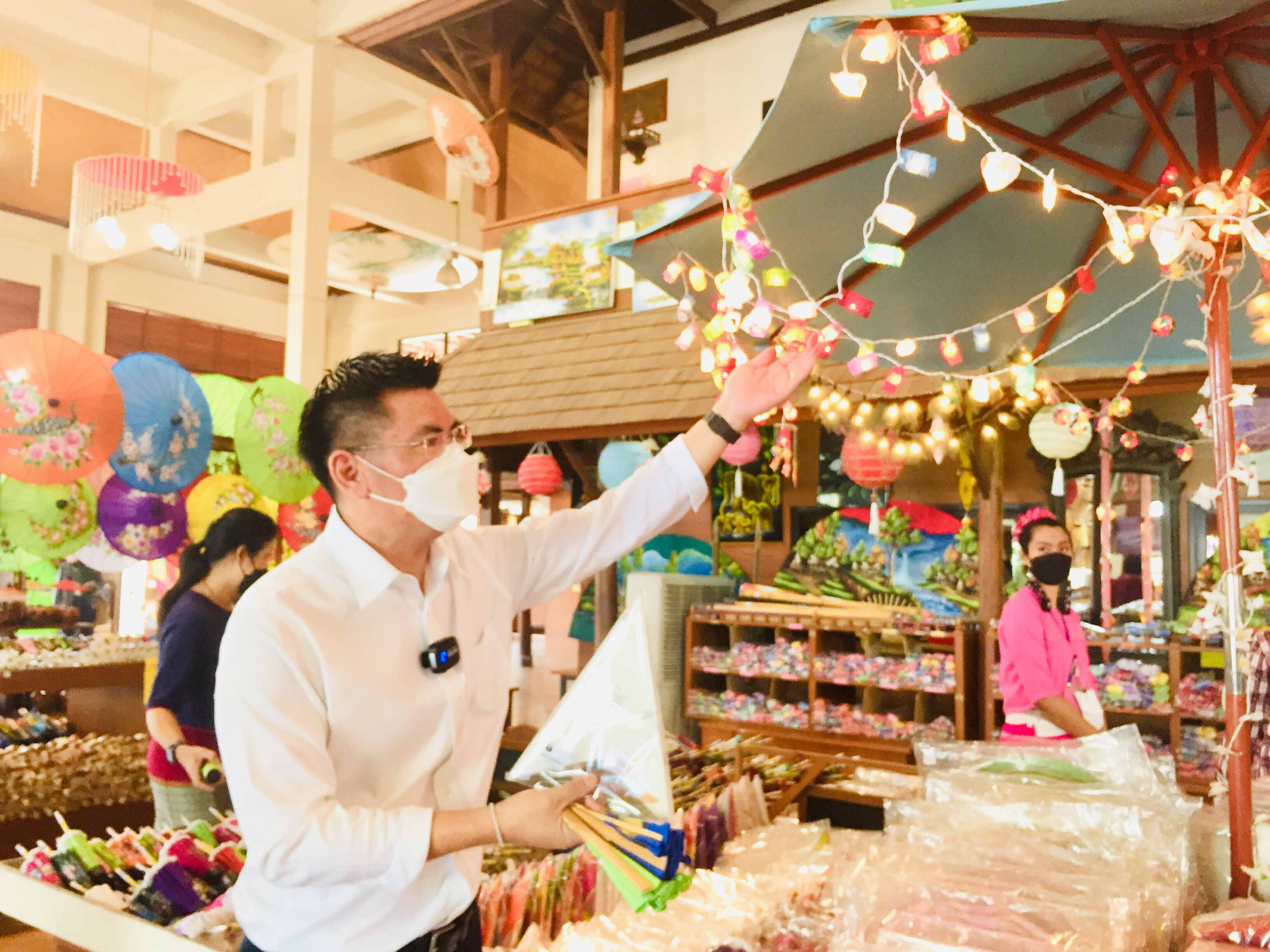 เปิดหมู่บ้านทำมาค้าขายร่มบ่อสร้าง เชียงใหม่