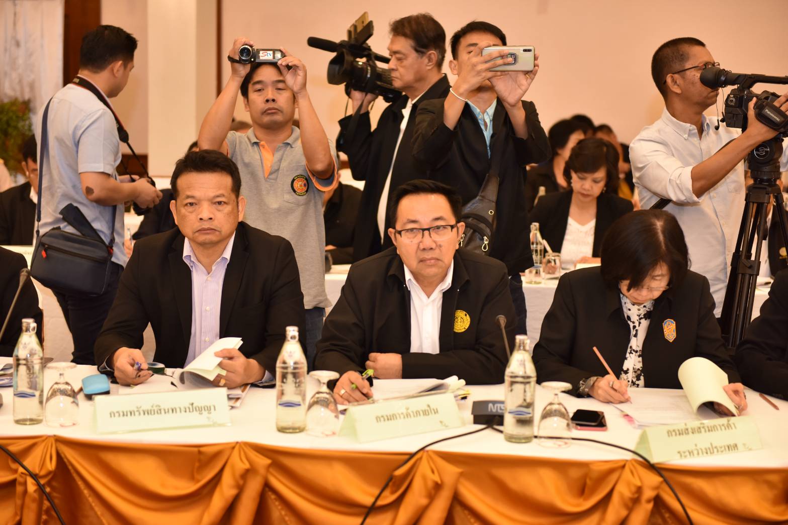 รองอธิบดีเข้าร่วมการประชุมร่วมภาครัฐและเอกชนเเพื่อส่งเสริมการค้าชายแดนไทย-เมียนมา 