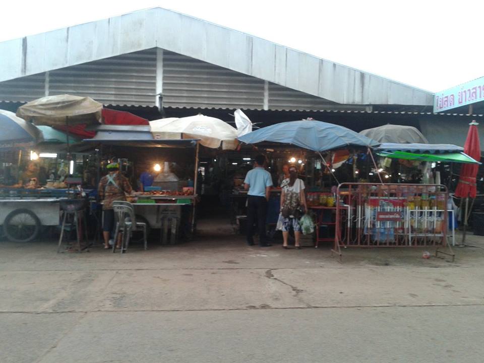 44247_ด้านหน้าตลาด.jpg